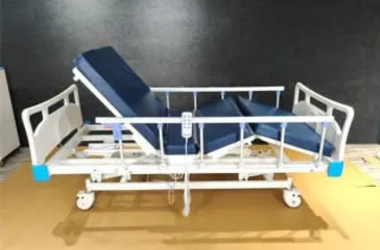 Hospital Beds - Neelgreev Indutries